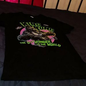 Old Navy King kong shirt